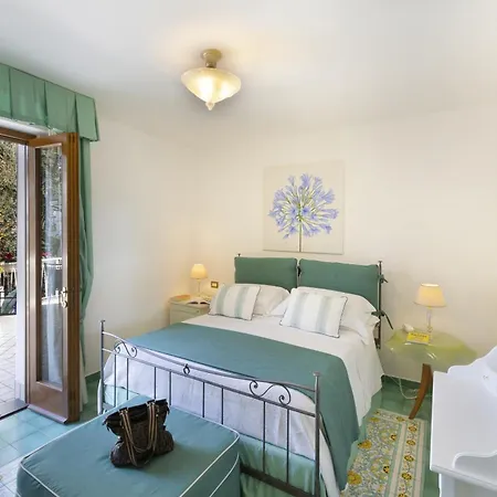 Sorrentovibes - In Center With Gardens And Outdoor Space Sorrente