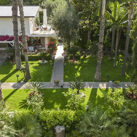 Villa Sorrentovibes - In Center With Gardens And Outdoor Space Sorrente