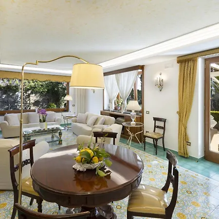Sorrentovibes - In Center With Gardens And Outdoor Space Sorrente