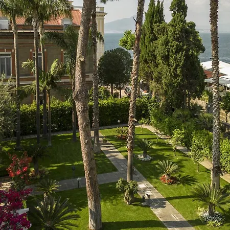 Sorrentovibes - In Center With Gardens And Outdoor Space Sorrente