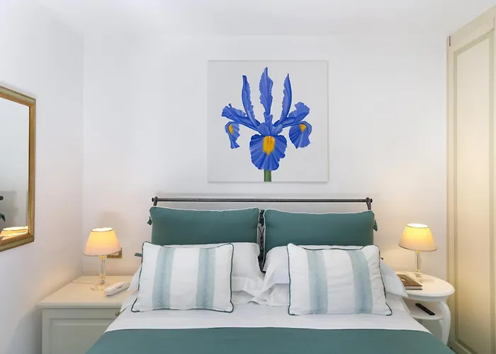 Sorrentovibes - In Center With Gardens And Outdoor Space Sorrento