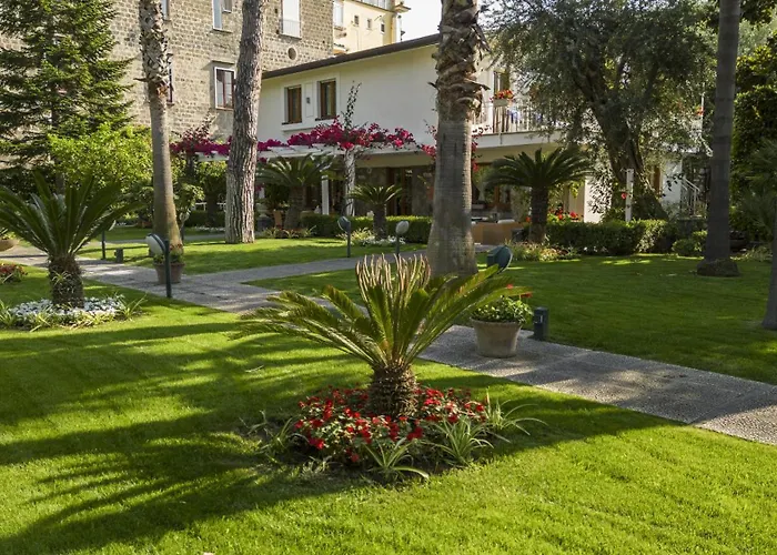 Sorrentovibes - In Center With Gardens And Outdoor Space